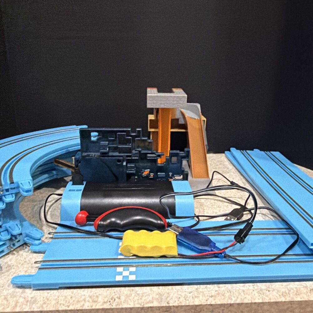 Carrera Mario Kart Slot Car 14 tracks Replacement Pieces & - 1 Controller - Picture 9 of 9